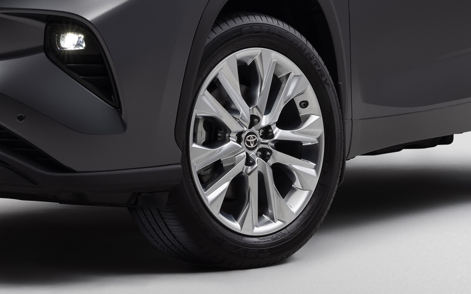 Toyota HIGHLANDER GLE HEV 4X4 Hybrid - Image 8