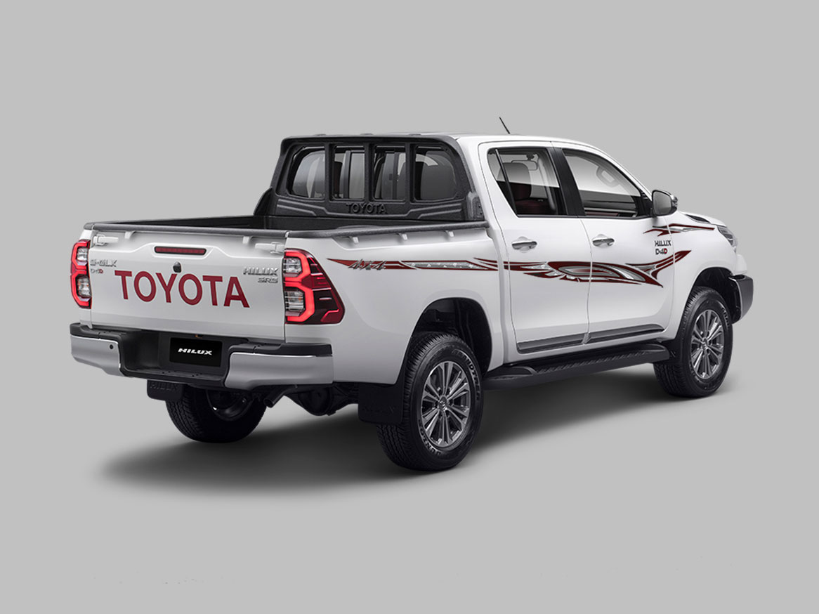 Toyota Hilux Double Cab SGLX 4X4 2.7L AT Petrol 2025 - Image 4