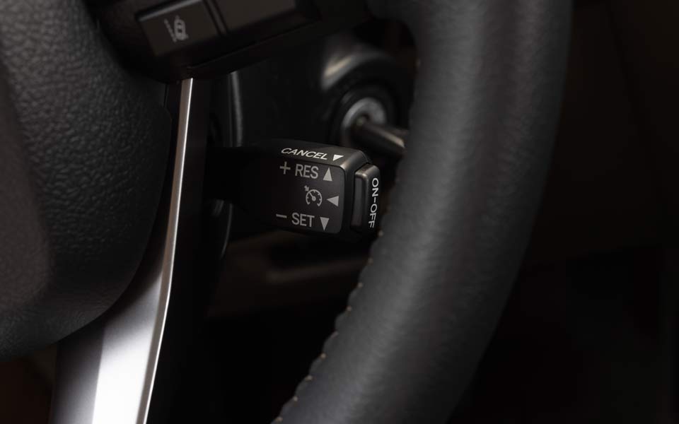 Toyota Land Cruiser Pickup S-DLX SC AT Petrol - Image 6