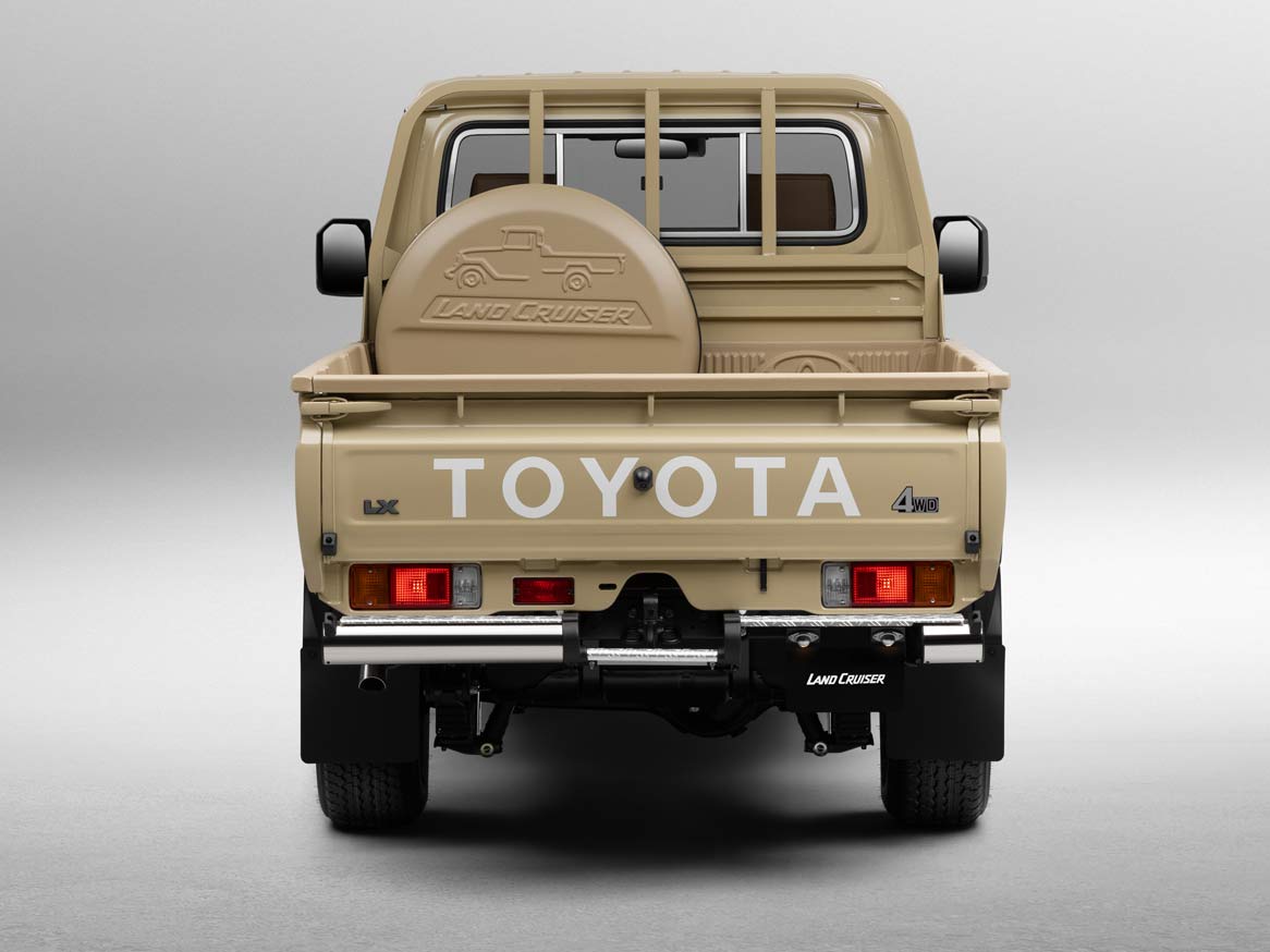 Toyota Land Cruiser Pickup S-DLX SC AT Petrol - Image 8