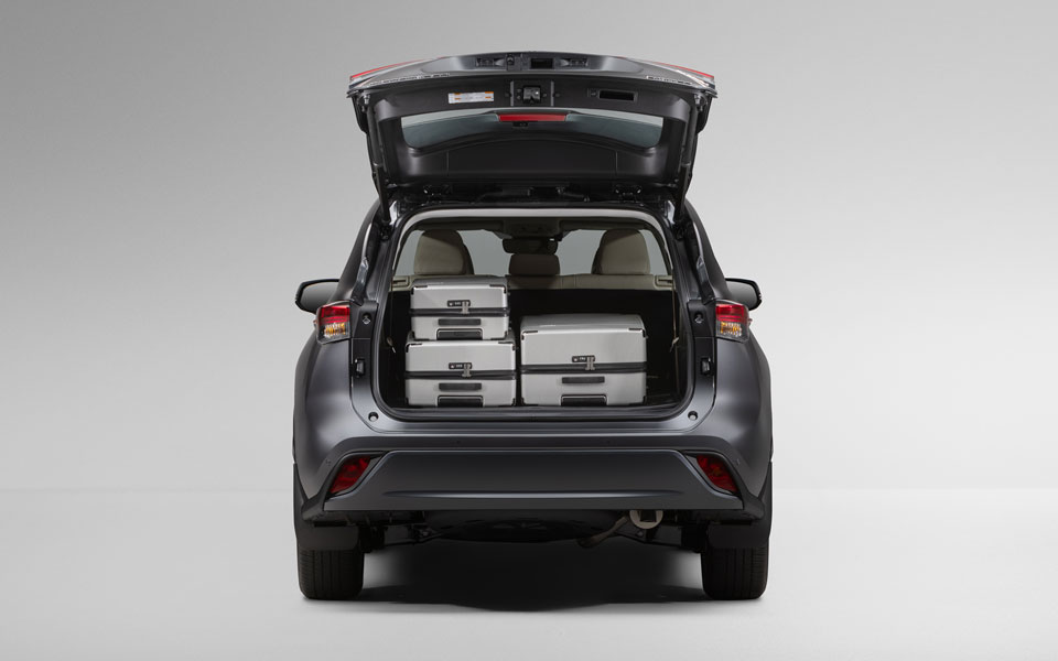 Toyota HIGHLANDER GLE HEV 4X4 Hybrid - Image 4