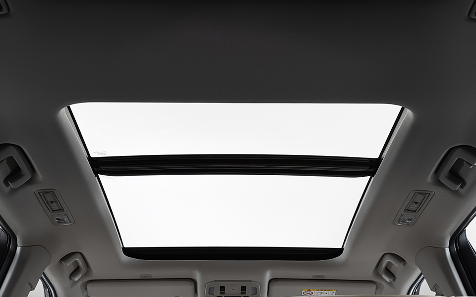 Toyota HIGHLANDER GLE HEV 4X4 Hybrid - Image 14
