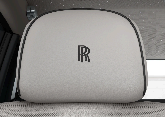 ROLLS ROYCE Phantom LHD Model 2025 – Ultra Luxury Sedan - Image 10