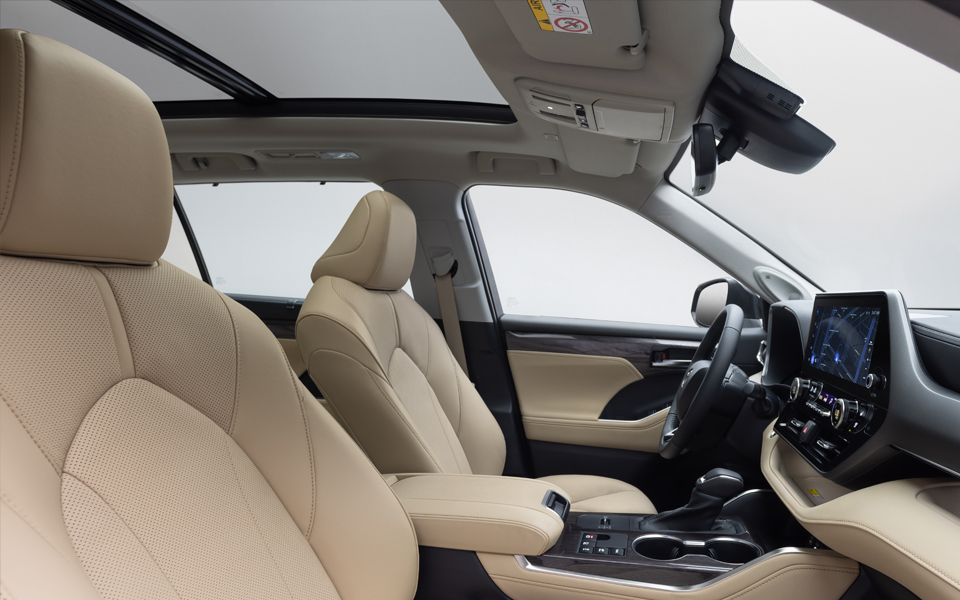 Toyota HIGHLANDER GLE HEV 4X4 Hybrid - Image 7