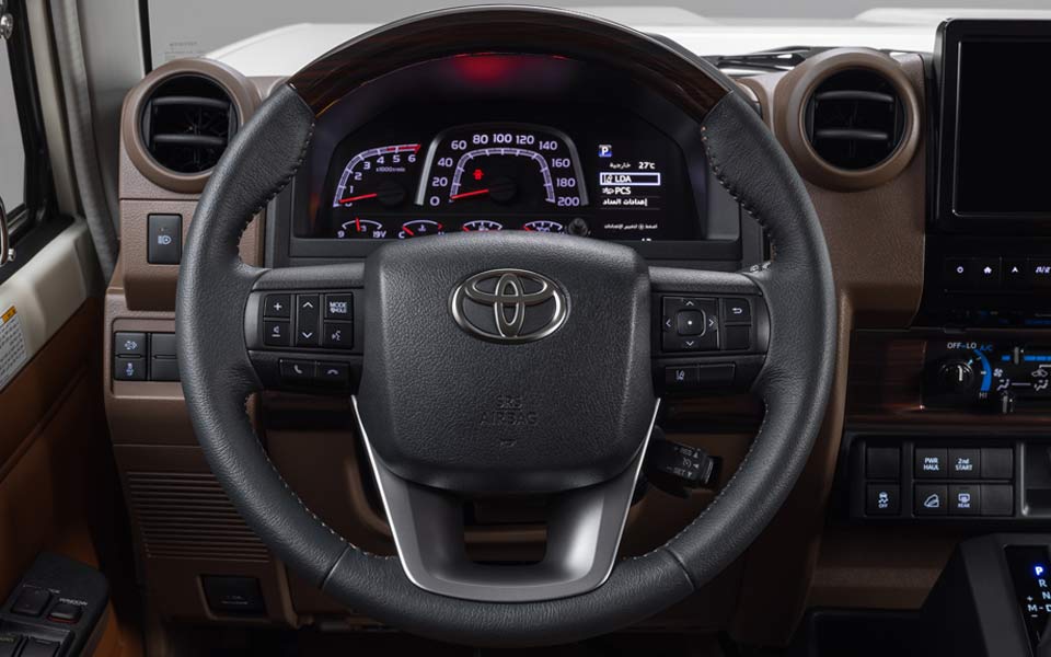 Toyota Land Cruiser Pickup S-DLX SC AT Petrol - Image 15