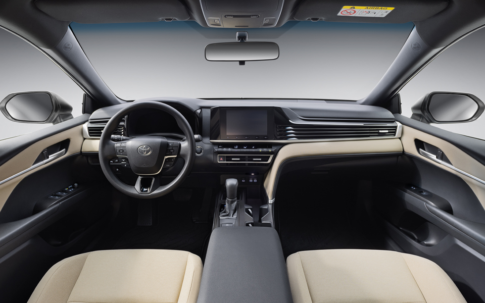 Toyota Camry 2.5 GRANDE Petrol 2025 - Image 6