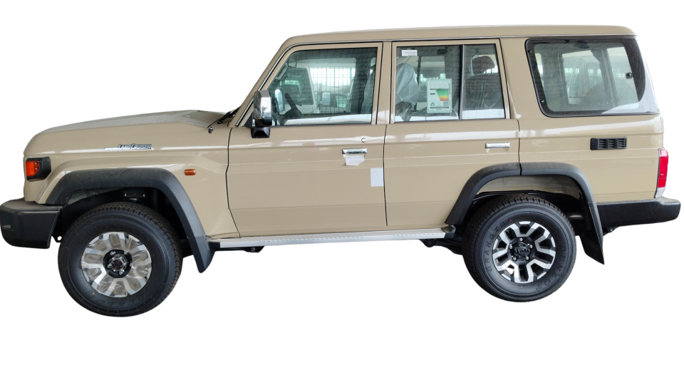 Toyota Land Cruiser 76 Hardtop Diesel 4X4 5 Doors 2025 - Image 4