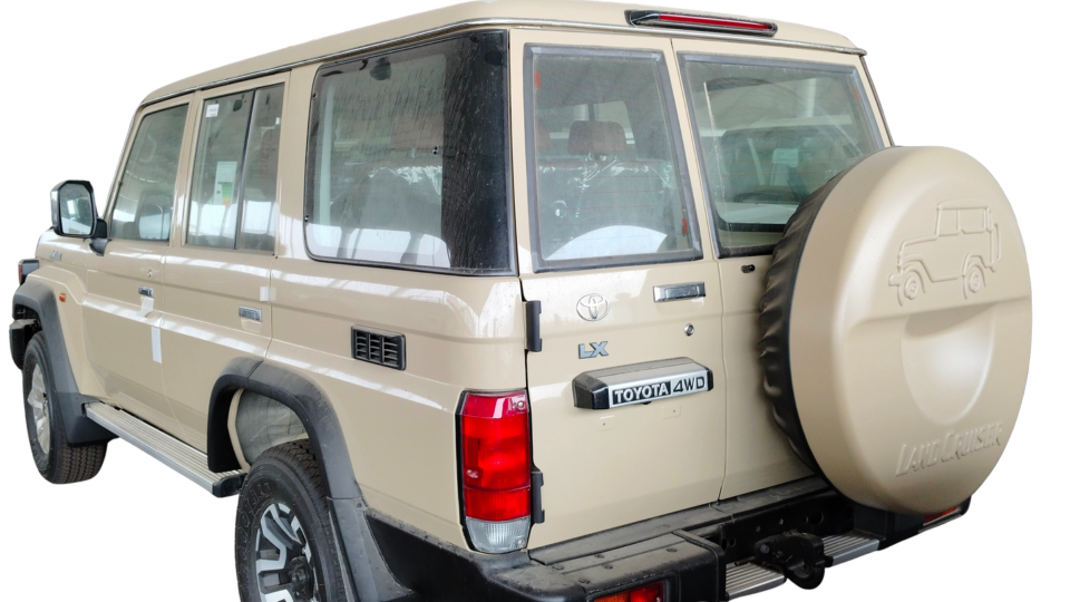 Toyota Land Cruiser 76 Hardtop Diesel 4X4 5 Doors 2025 - Image 7