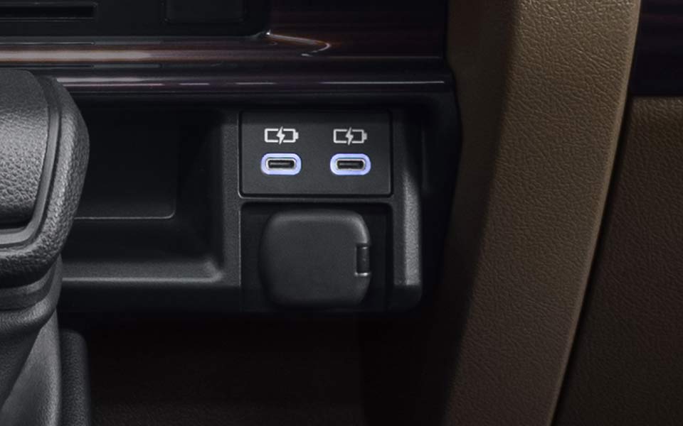 Toyota Land Cruiser Pickup S-DLX SC AT Petrol - Image 19