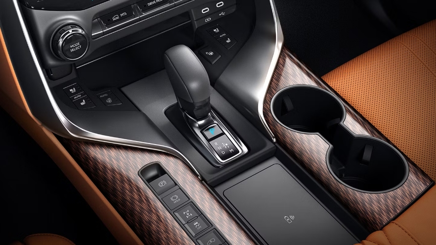 Lexus LX 700h Hybrid 7 Seater SUV Model 2026 - Image 3